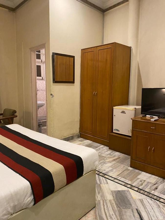 Lavi Hotel Hari Darshan - 10 Meter From Golden Temple Amritsar Exterior foto
