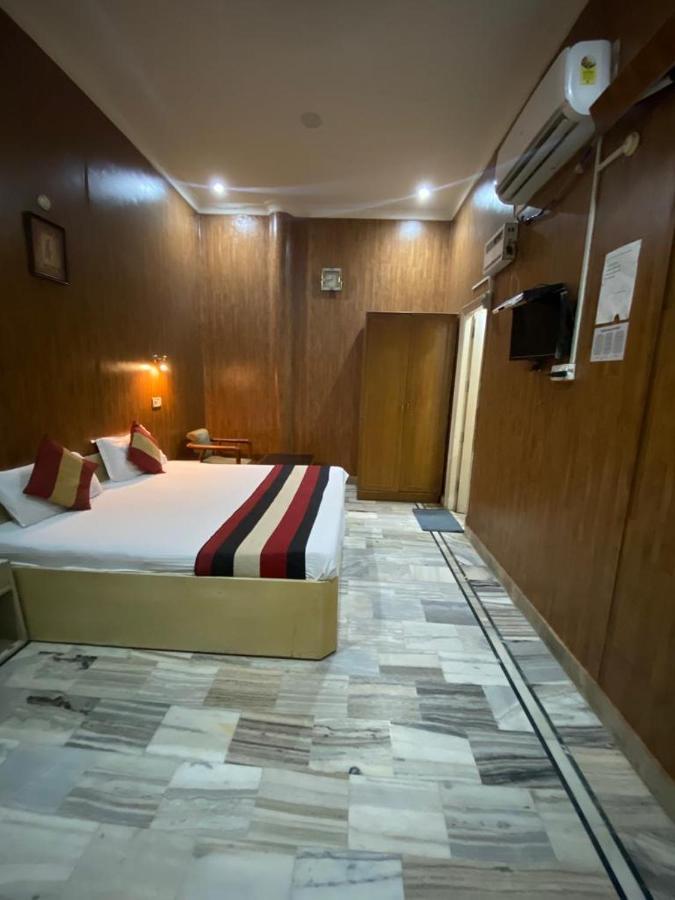 Lavi Hotel Hari Darshan - 10 Meter From Golden Temple Amritsar Exterior foto